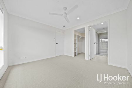 Brand New in Birnam Views - Low Maintenance - Close to Parks and Schools - Photo 5