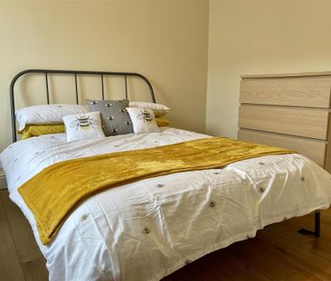 4 bedroom terraced house to rent - Photo 2