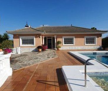 Alquiler de casa o chalet independiente en Calle Nerja - Photo 3