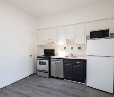 For Lease - 3040 Dundas Street Unit# 3, Toronto, Ontario - Photo 4