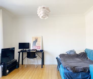 <b>LYS 2-VÆRELSES LEJLIGHED MED ALTAN I POPULÆRE ØGADEN </b><br> - Foto 1