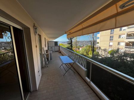 F2 48M² avec belle terrasse et garage - Photo 3
