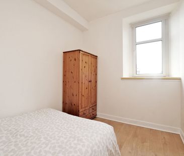 Craig Place - Photo 2