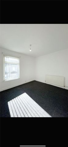 2 Bedroom Terraced - Photo 4