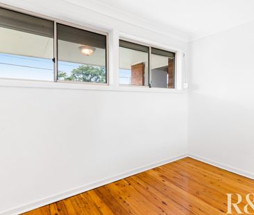 Perfect Family Home - Photo 3