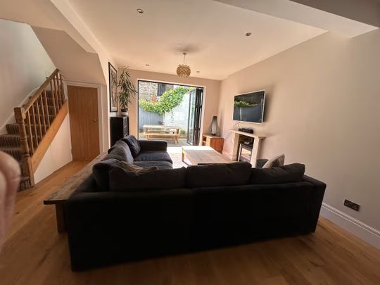 6 Bed Terraced House, College Lane, NW5 - Photo 1