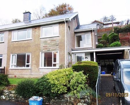 3 bedroom semi-detached house to rent - Photo 2