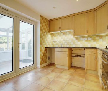 Lapwing Close, Swindon, Swindon, SN3 - Photo 2