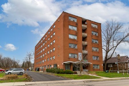 Parkdale Tower Apartments - Photo 3