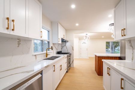 For Lease - 243 Ruggles Avenue Unit# Main, Richmond Hill, Ontario - Photo 3