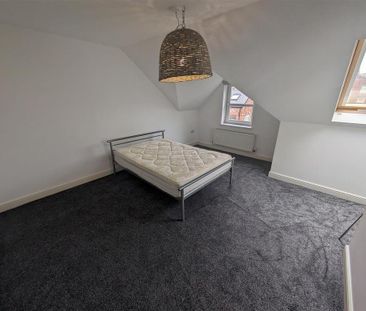 4 bedroom private hall to rent - Photo 4