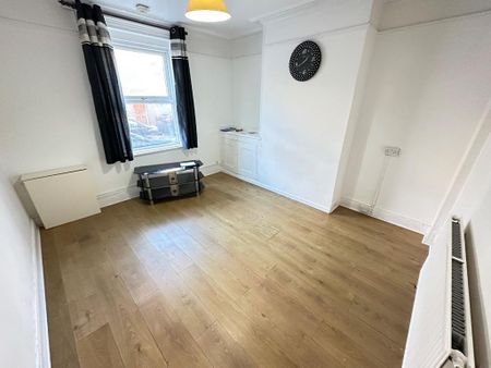 3 bedroom terraced house to rent - Photo 4