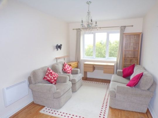 Edmund Court, Bromborough - Photo 1