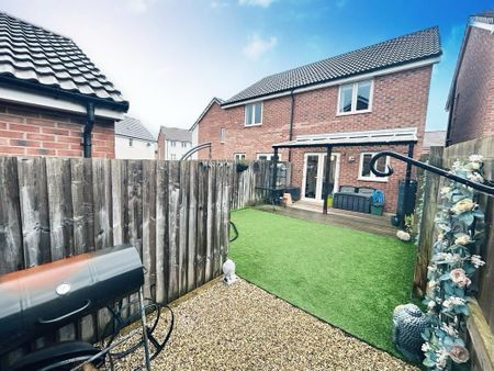 2 bedroom semi-detached house to rent - Photo 2