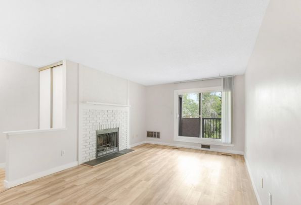 Bright 2 Bedroom Apartment In Desirable St Albert - Photo 1