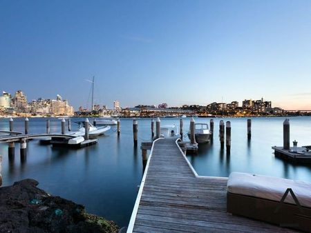 A vision of designer waterfront living with private jetty - Photo 4