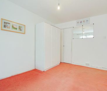 2 bedroom maisonette to rent - Photo 4