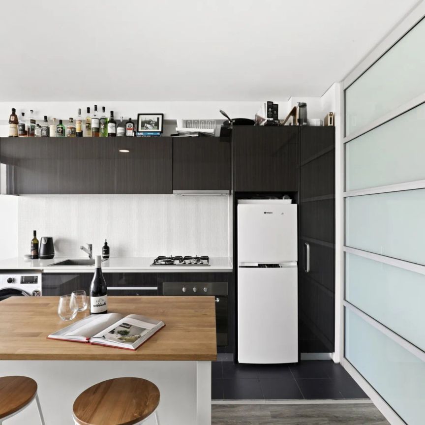 Designer Apartment for Inner-City Life - Photo 1