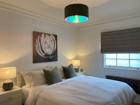 3 bedroom flat to rent - Photo 3