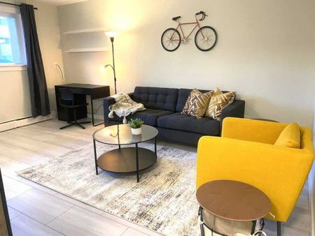 Edmonton Furnished apartment Rental in Oliver - Newly Renovated and Furnished Lower Level Suite Steps From Jasper Avenue - Photo 4