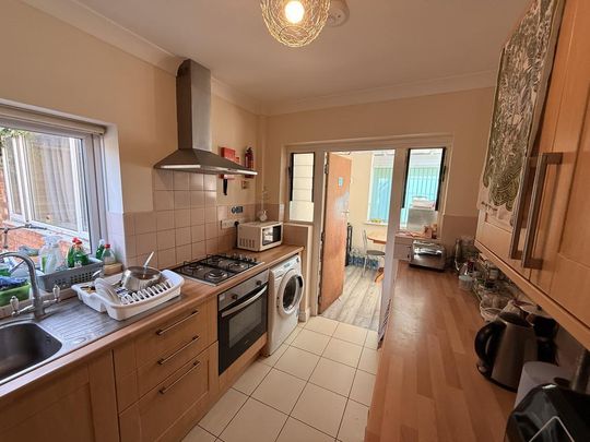 1 bedroom in a house share to rent - Photo 1