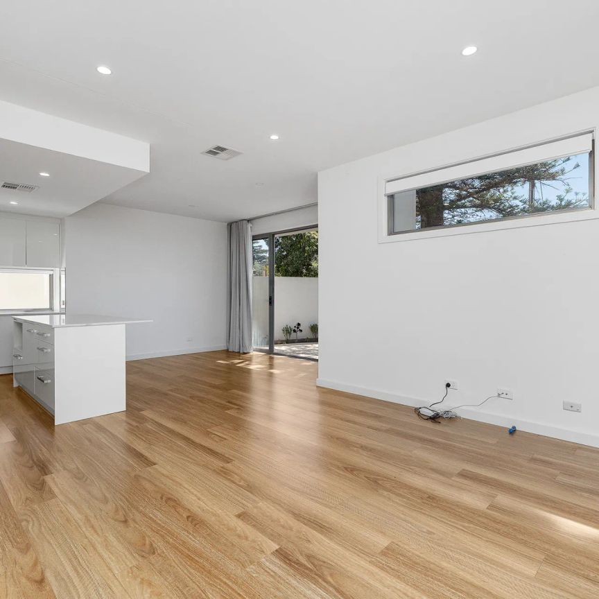 Charming Family Home in a Prime Location - Photo 1