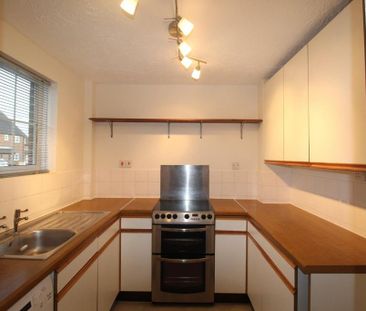 2 bedroom terraced house to rent - Photo 2