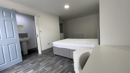 3 bedroom apartment to rent - Photo 3