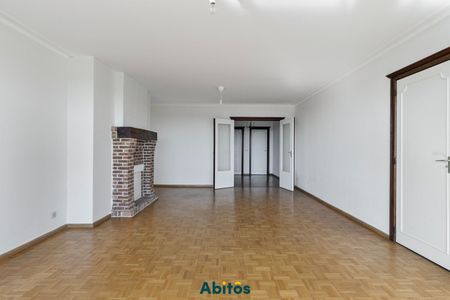 Gerenoveerd tweeslaapkamer appartement met uniek uitzicht - Photo 2