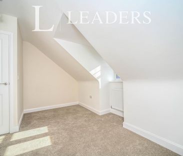 4 bedroom townhouse to rent - Photo 3