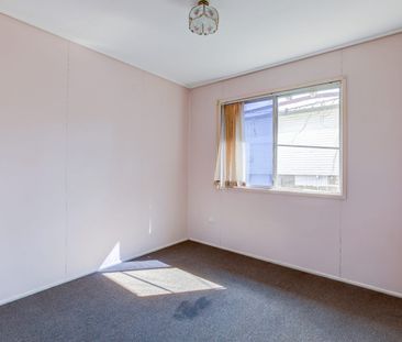 4 BED + SEPARATE ROOM WITH OWN KITCHENETTE & 2ND BATHROOM - Photo 3