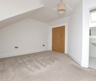 Fieldfare Crescent, Exmouth, Devon, EX8 - Photo 1