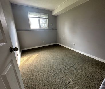 Beautiful Townhouses In Highland Green! - Photo 4