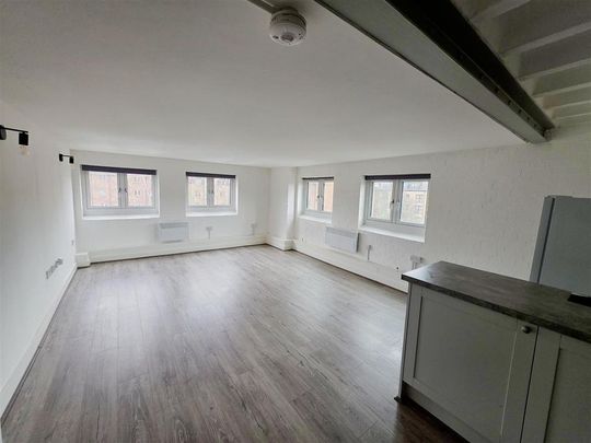 2 bedroom apartment to rent - Photo 1