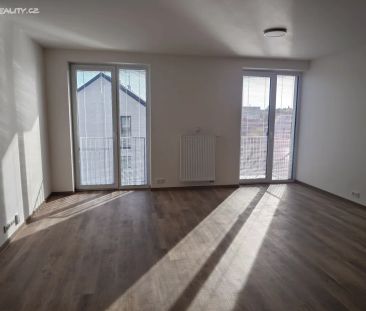 Pronájem bytu 1+kk 44 m² - Photo 1