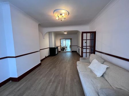 3 bedroom semi-detached house to rent - Photo 4