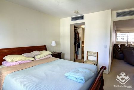 Modern & Spacious 2 or 3 Bedroom Apartment Rare Find in the Best Street of South Brisbane - Photo 5