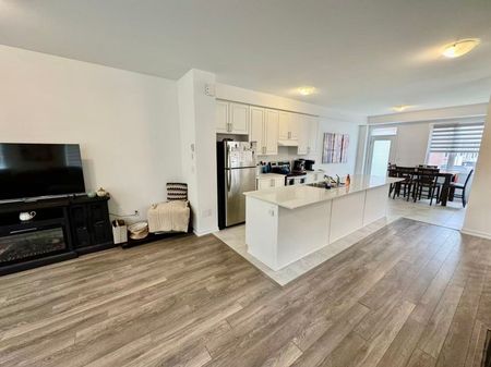 For Lease - 953 Kicking Horse Path, Oshawa, Ontario - Photo 4