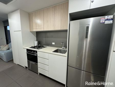 B611/75 Shortland Esplanade, Newcastle, NSW 2300 - Photo 2