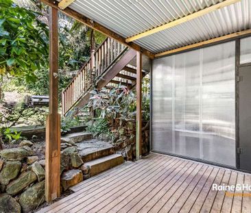 Charming Art Deco apartment in small complex of four. - Photo 3
