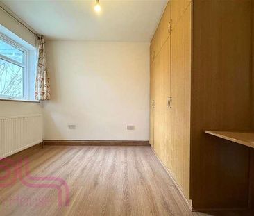 Inverness Road, Hounslow, TW3 - Photo 2