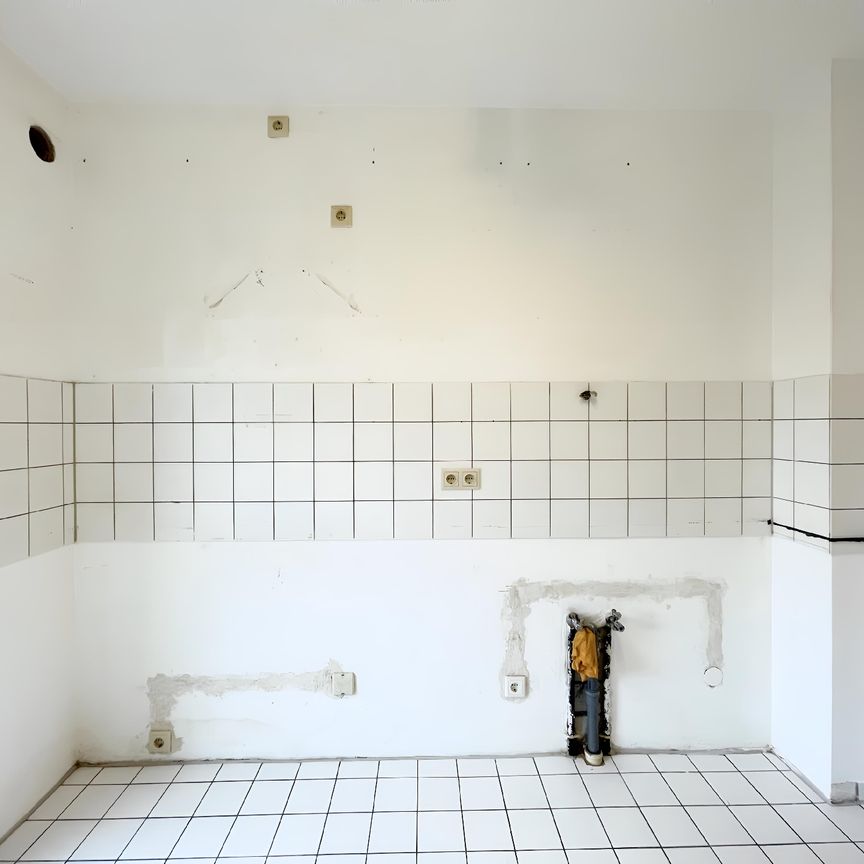 HELLE 2-ZIMMERWOHNUNG MIT GROßEM BALKON ZU MIETEN! - Photo 1