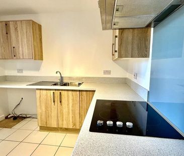 3 bedroom semi-detached house to rent - Photo 6