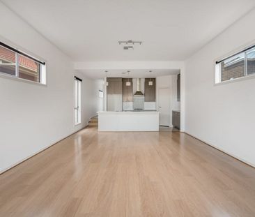 6B Kingswell Avenue, ROSTREVOR SA 5073 - Photo 2