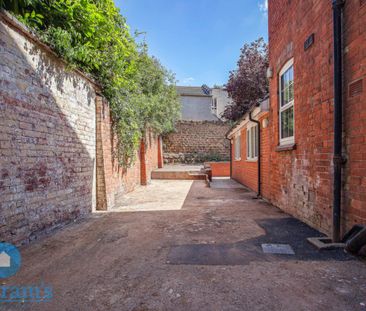 Studio for Rent - Photo 2