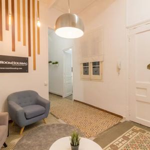 Carrer Gran de Gràcia, Barcelona, Catalonia 08012 - Foto 2