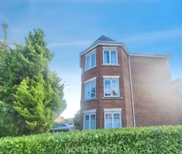 3 bedroom flat to rent - Photo 3