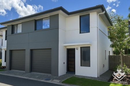 Modern Townhouse, 3 Bedrooms + Study nook, Available From 13/12/2025 - Photo 4