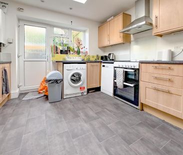 6 bedroom terraced house to rent - Photo 2