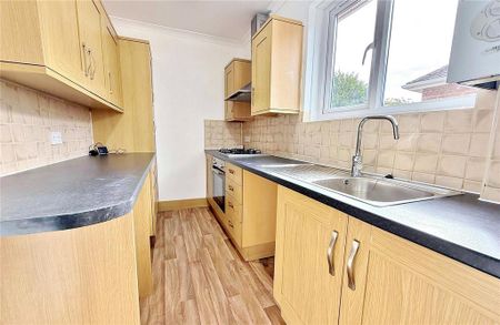 2 bedroom flat to rent - Photo 5